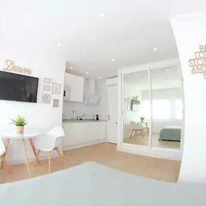 new-central-studio-torremolinos.hotelsinnerja.org/